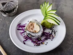 Tuna con phila(12 piezas)