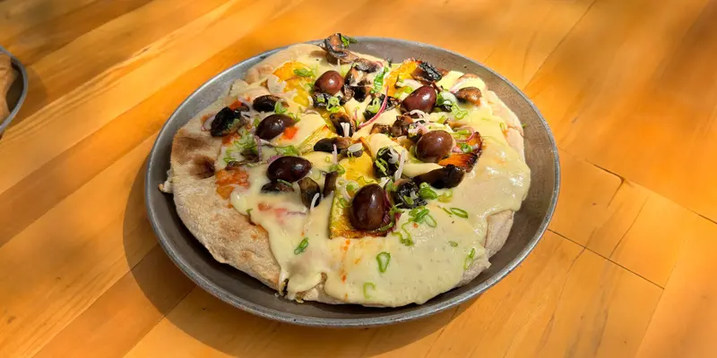 Zana Pizzas Sandwich Ensaladas