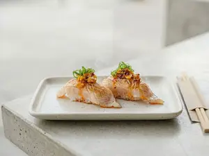 Nigiri acevichado - 2 piezas