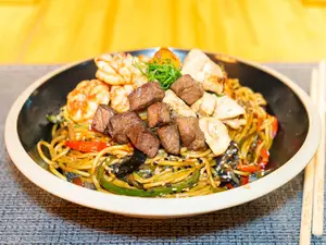 Chow Mien Mixto