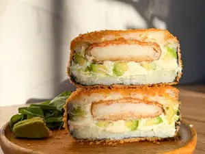 Langostinos burger sushi