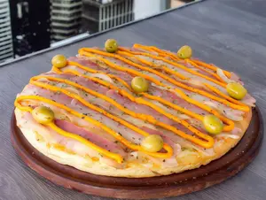 Pizza panceta con cheddar
