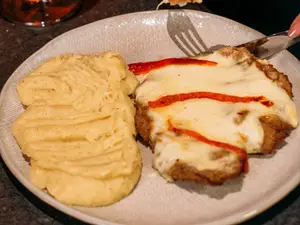 Milanesa a la suiza con fritas