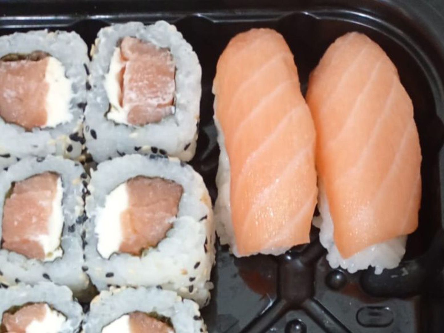 Phila roll mas 2 niguiris