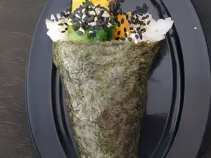 Temakis de repollo, rucula y phila